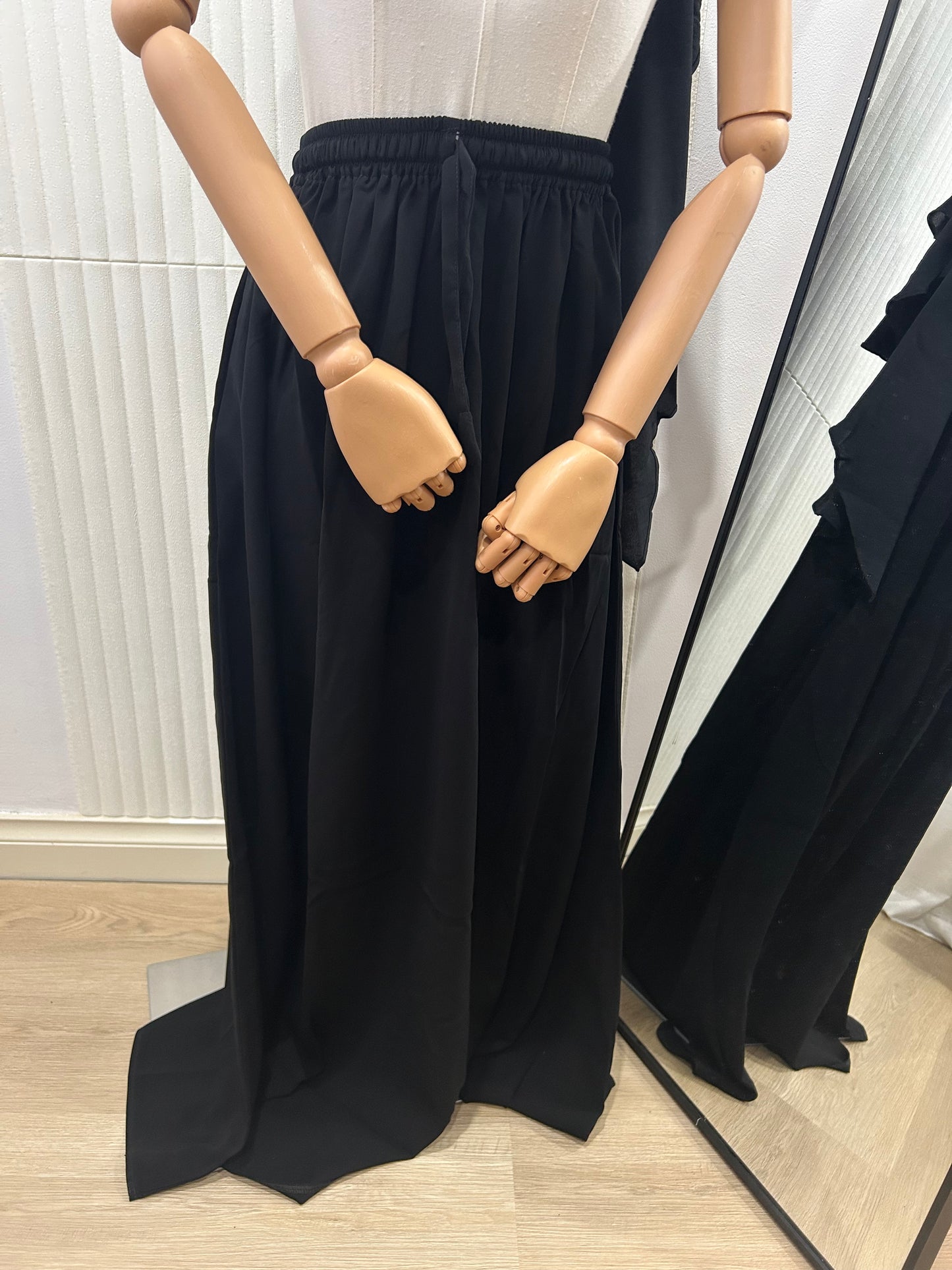 Skirt - Jetblack in Woolpeach Fabric