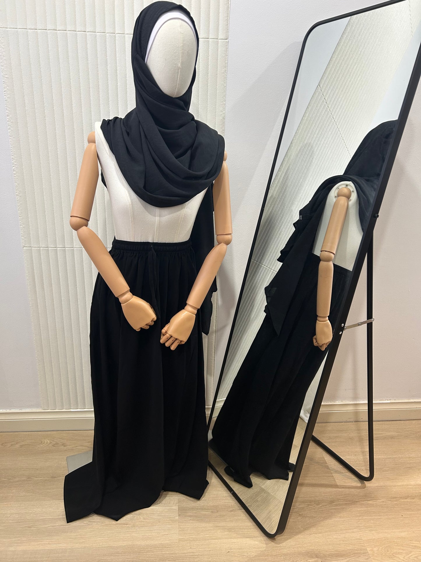 Skirt - Jetblack in Woolpeach Fabric